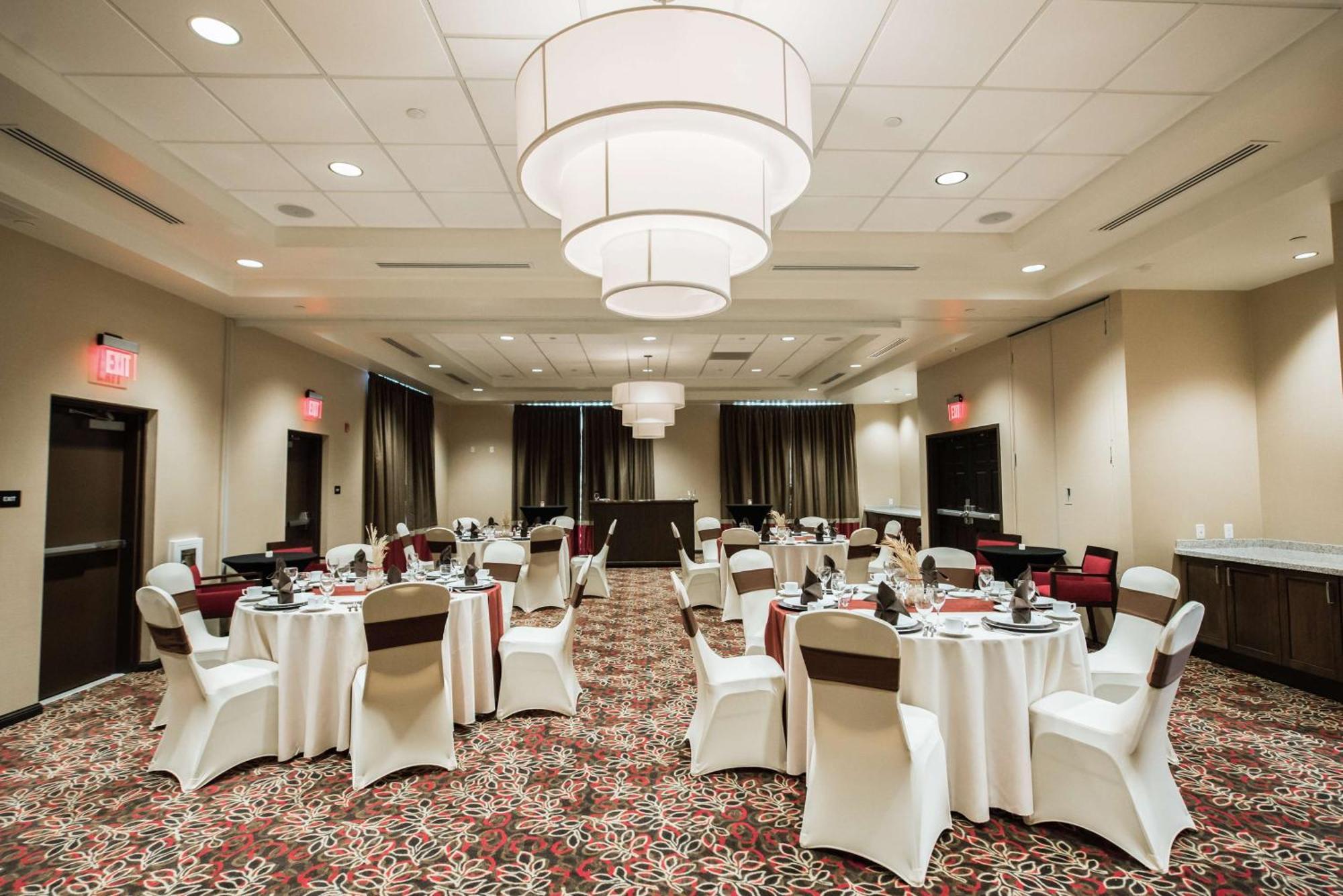 Hilton Garden Inn Indiana At Iup Exterior photo
